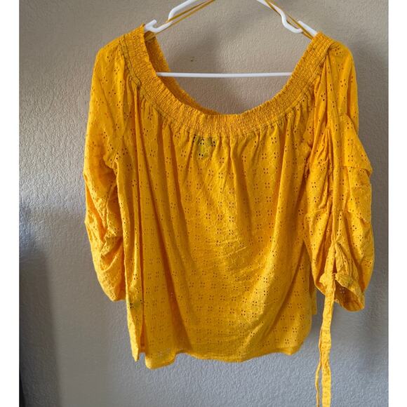Womens  top size Xl - Picture 2 of 3